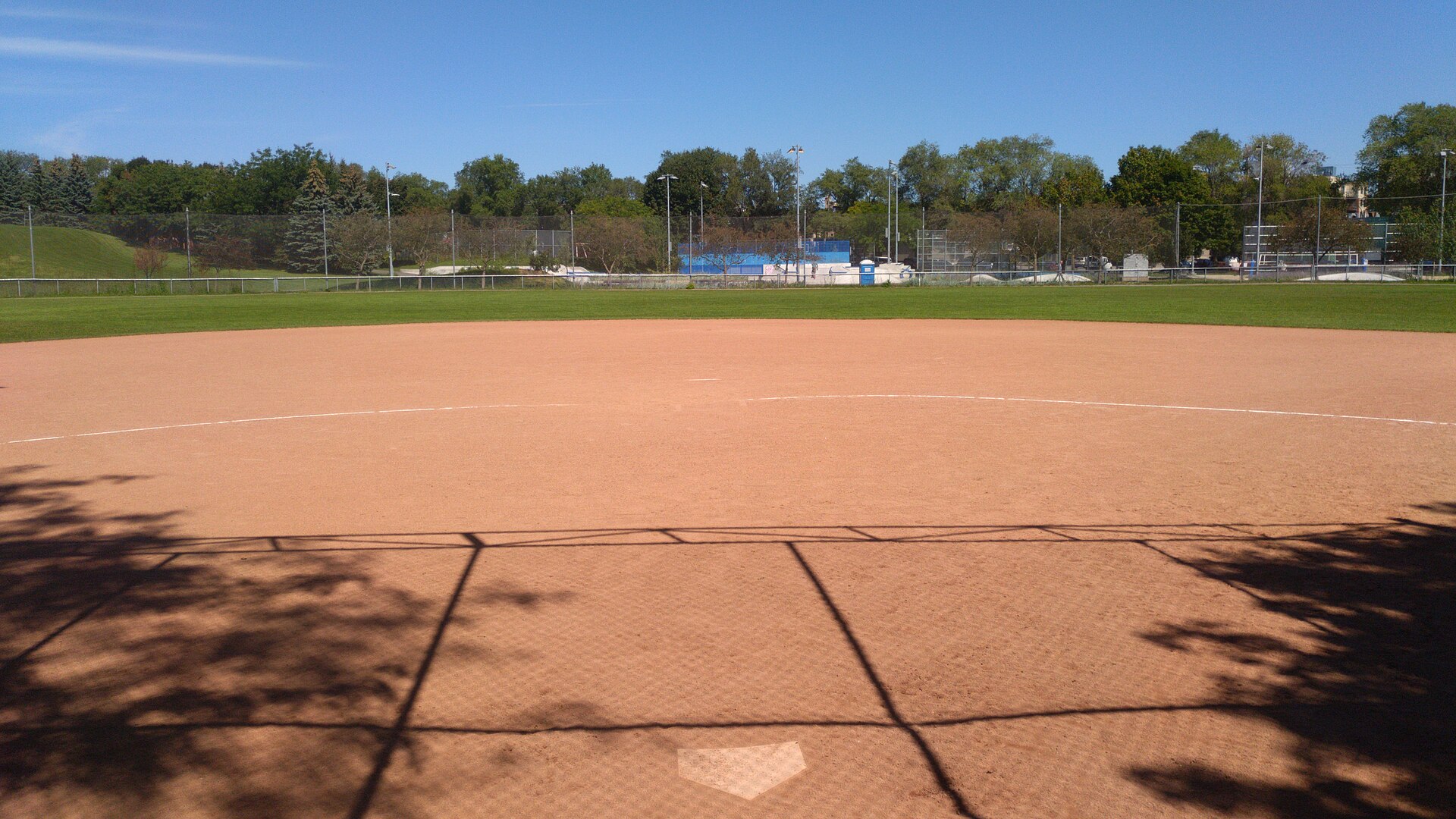 Parc Grovehill, terrain de baseball, deuxième but