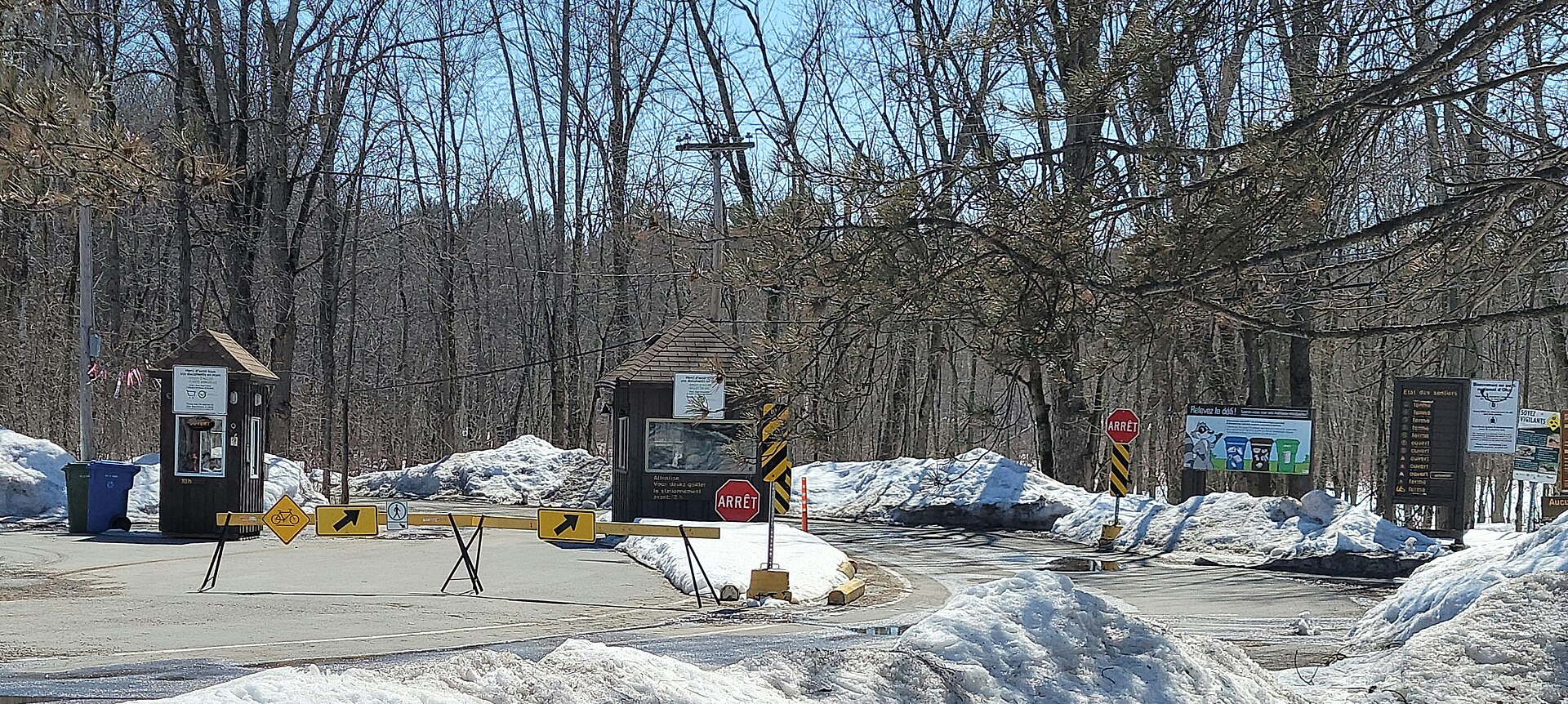 Oka (QC)-Poste d'accueil du secteur du camping du parc national d'Oka-2023
