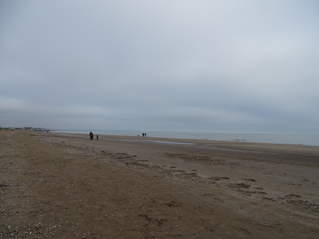 Greatstone-on-Sea beach - geograph.org.uk - 6724285