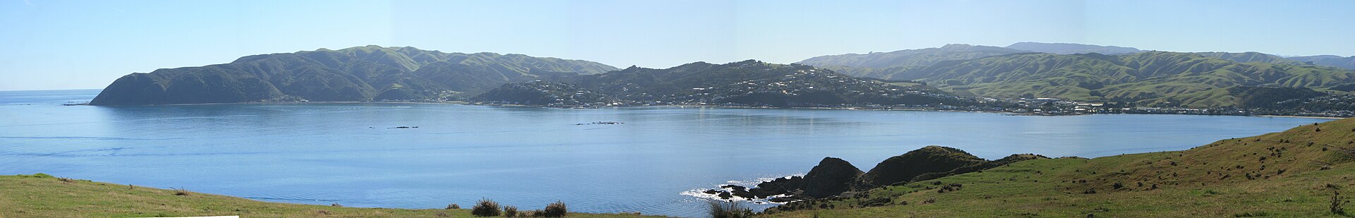 Entrance to Plimmerton Harbour as seen from Titahi Bay - panoramio