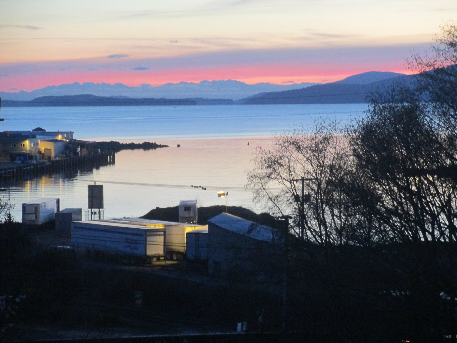 Olympic Mountains from Bellingham Bay (8375252091)
