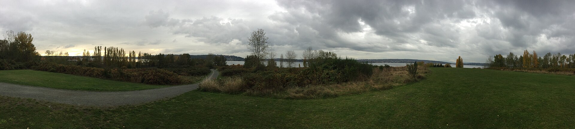 View from Sand Point with Lake Washington on three sides, 2016-10-21