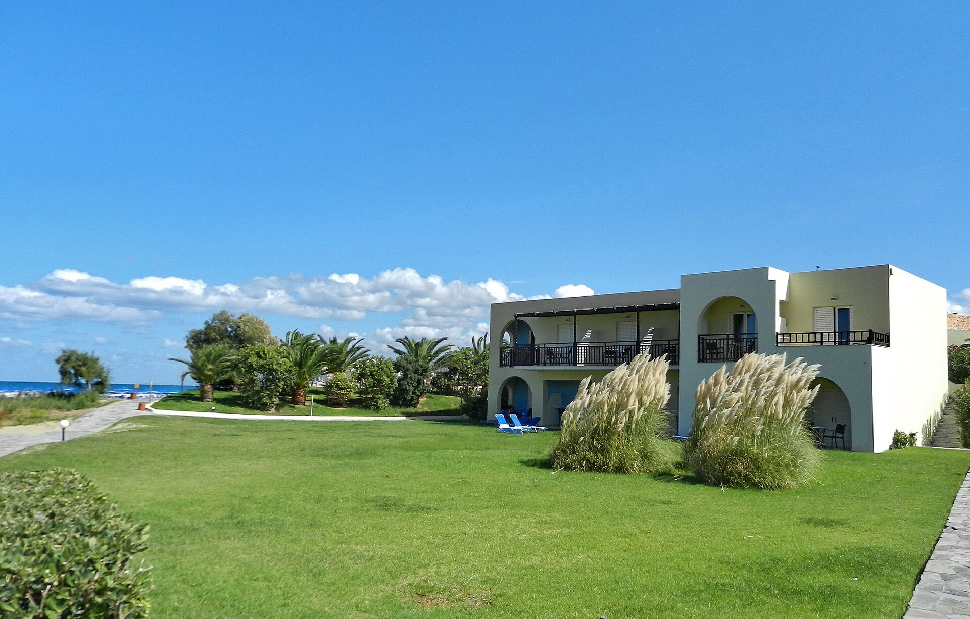 Hotel Pilot Beach Resort - panoramio